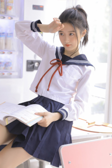 jk裙子穿法过程视频